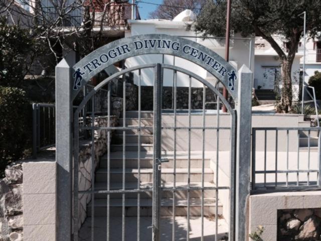 Villa Marta Apartmani Trogir Exterior foto